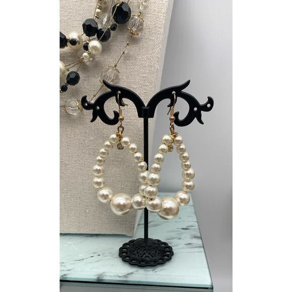Multi Layered Faux Pearl And Black Beaded Wire Necklace And Faux Pearl Earrings - Picture 3 of 5